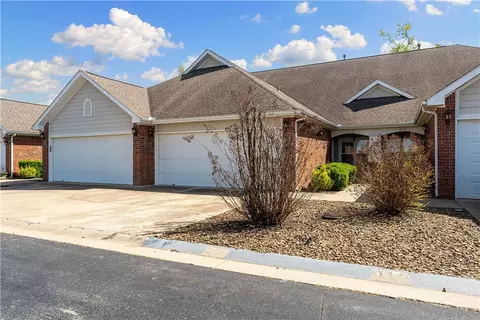 Exterior - 914 S Dixson St, Rogers, AR 72758 photo 2 of 6