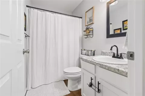 Bath - 1209 Majors Ave, Harrison, AR 72601 photo 3 of 3