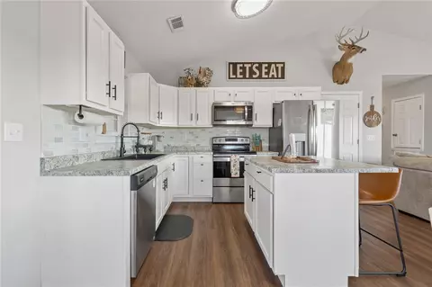 Kitchen - 1209 Majors Ave, Harrison, AR 72601 photo 2 of 3