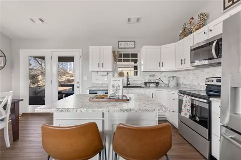 Kitchen - 1209 Majors Ave, Harrison, AR 72601 photo 3 of 3