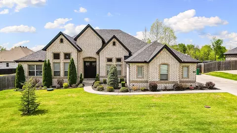 614 Oriole Dr, Springdale, AR 72762