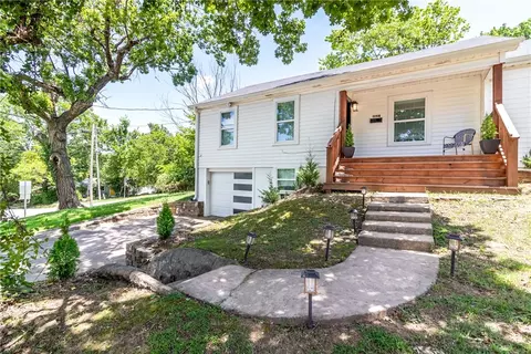 394 N Fletcher Ave, Fayetteville, AR 72701
