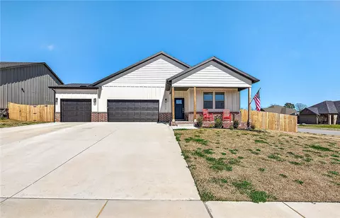 2220 Langford St, Pea Ridge, AR 72751