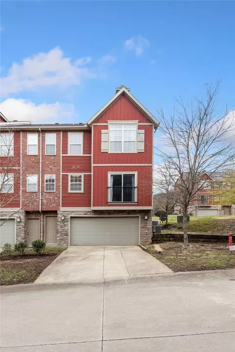 2835 W Redstone Dr, Fayetteville, AR 72704