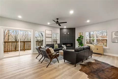 6 Duart Ln, Bella Vista, AR 72715