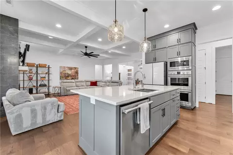 Kitchen - 8005 W Bancroft, Rogers, AR 72758 photo 3 of 3