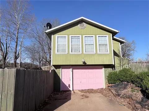 400 Harris St, Huntsville, AR 72740
