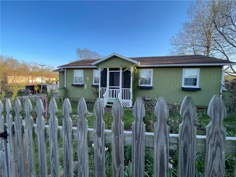 400 Harris St, Huntsville, AR 72740
