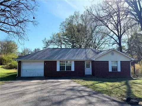 1801 W Cline St, Clarksville, AR 72830
