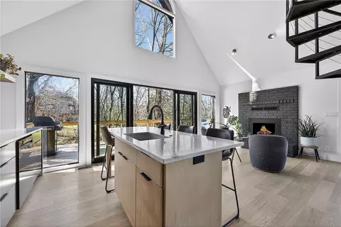 1701 NW 3rd St, Bentonville, AR 72712