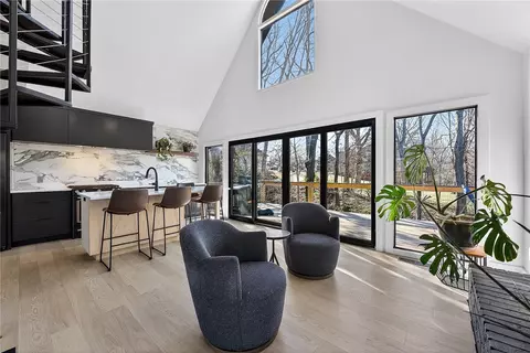 1701 NW 3rd St, Bentonville, AR 72712