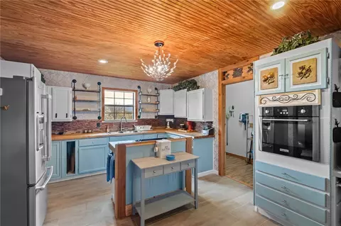 Kitchen - 2000 Lakeshore Ln, Mansfield, AR 72944 photo 1 of 4