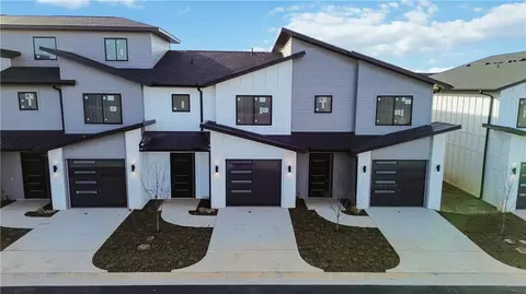 1134 Emilia Ave, Lowell, AR 72745