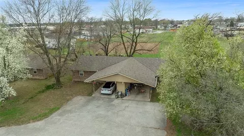 780-786 SE 1st St, Gentry, AR 72734 photo 2
