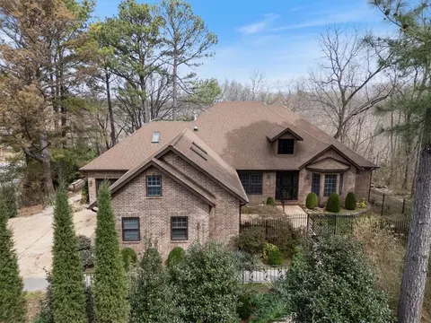 1 Brigadoon Dr, Bella Vista, AR 72715