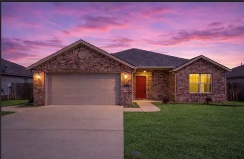 703 Olivia Ln, Centerton, AR 72719