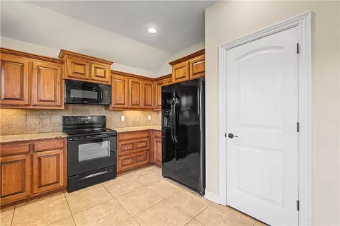 Kitchen - 703 Olivia Ln, Centerton, AR 72719 photo 3 of 3