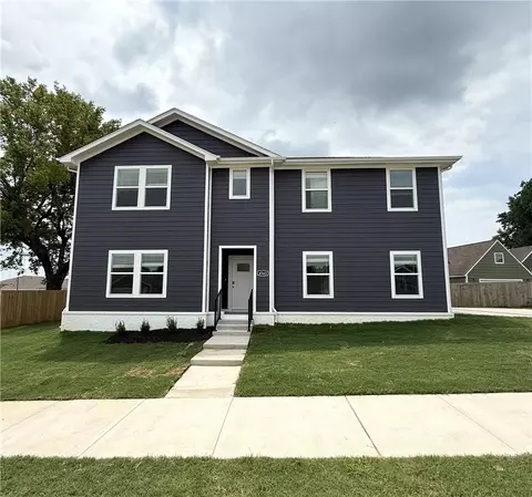 850 Hudson St, Prairie Grove, AR 72753