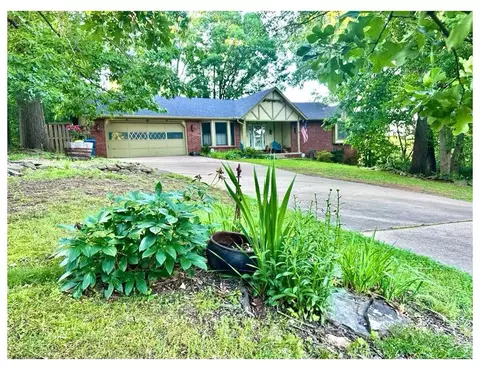 7 Fenchurch Dr, Bella Vista, AR 72715