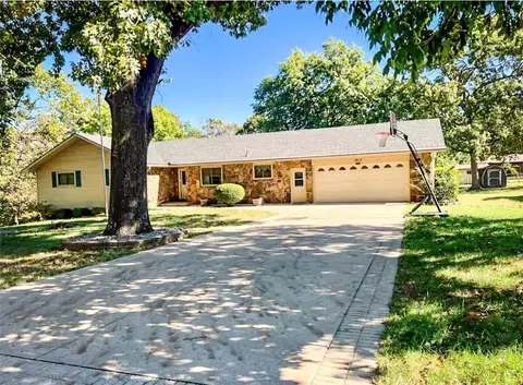 1015 Peterson Rd, Neosho, MO 64850