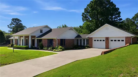 1409 Oaks Manor Dr, Fayetteville, AR 72703