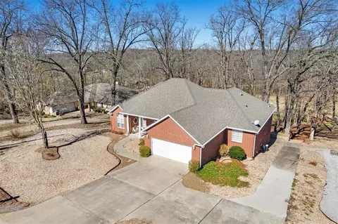 60 Taylor Dr, Bella Vista, AR 72714