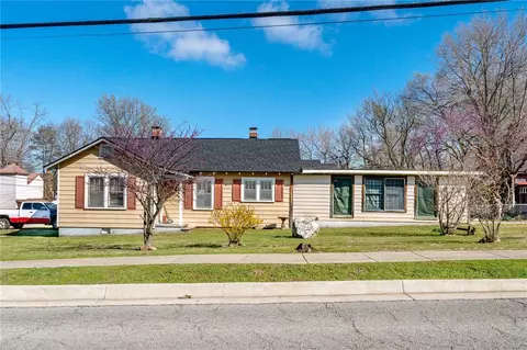 302 E College Ave, Berryville, AR 72616