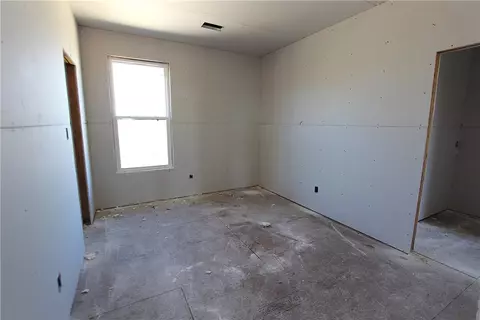 Bedroom - 17110 Malico Mountain Rd, West Fork, AR 72774 photo 3 of 4
