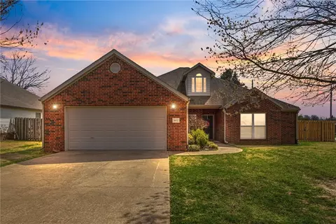 8477 W Vista Terrace Dr, Fayetteville, AR 72704