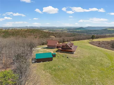 Undisclosed, Eureka Springs, AR 72632
