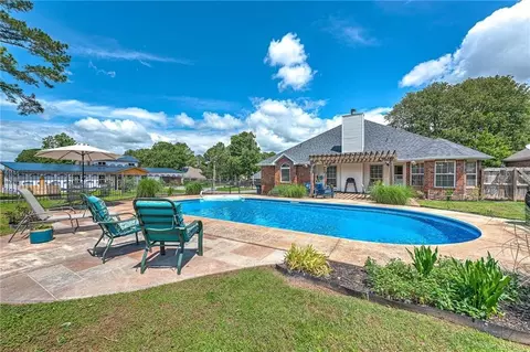 2046 Pine Woods Rd, Springdale, AR 72762
