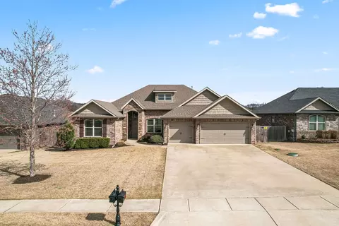 209 Deere Run Dr, Cave Springs, AR 72718