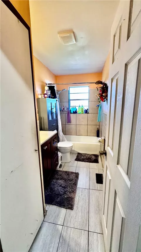 Bath - 2000 A B Dee Ave, Springdale, AR 72762 photo 1 of 2