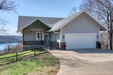 378 Lake Forest Dr, Eureka Springs, AR 72631
