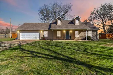 180 Quincy Ave, Lincoln, AR 72744