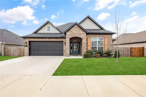 2705 S Angels Rd, Fayetteville, AR 72701