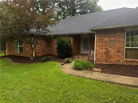 1403 Skyline Vista Ct, Russellville, AR 72802