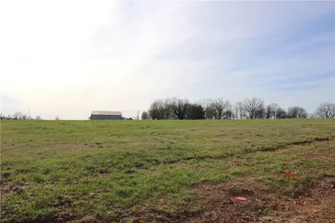 2201 Northern Trace Way, Tontitown, AR 72762