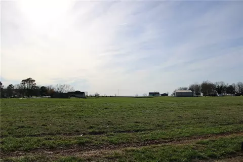 2255 Northern Trace Way, Tontitown, AR 72762