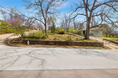 208 S Locust Ave, Fayetteville, AR 72701