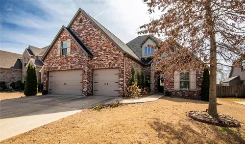 5620 Brighton Rd, Rogers, AR 72758