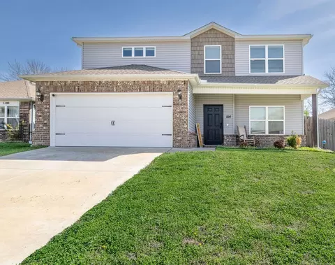 1114 S Kingfisher Ln, Fayetteville, AR 72701