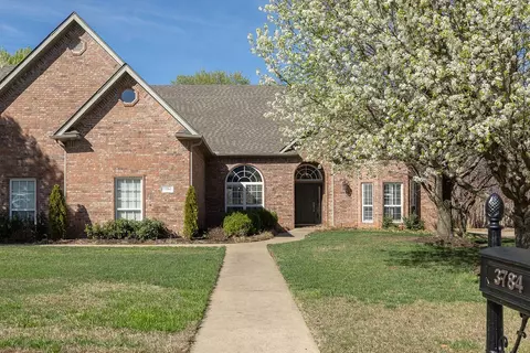 3784 Chatsworth Rd, Fayetteville, AR 72703