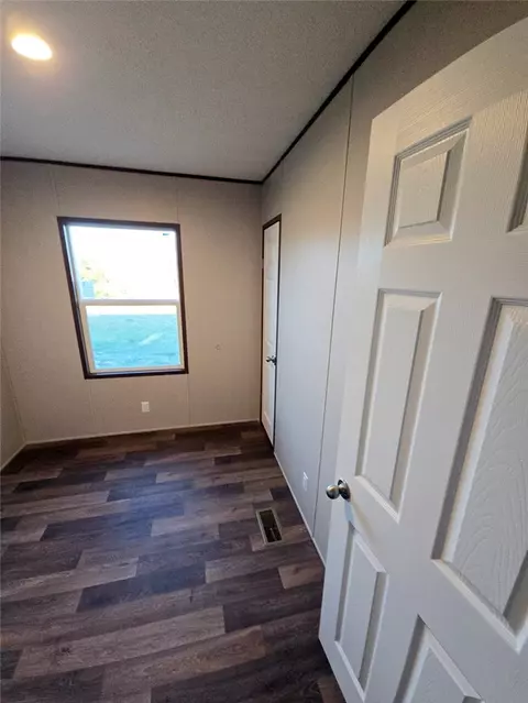 Bedroom - 207 Hawkeye Ln, Harrison, AR 72601 photo 6 of 7