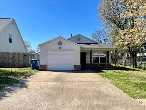 210 Parkcrest Dr, Bentonville, AR 72712
