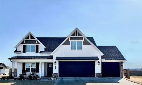 801 Phyllis Farm Rd, Prairie Grove, AR 72753