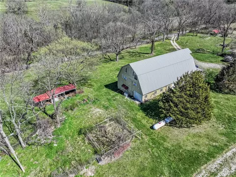 751 Bunch Springs Rd, Berryville, AR 72616