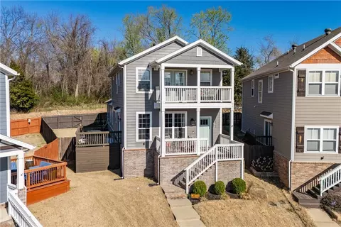 3823 W Pawnee Rd, Rogers, AR 72758