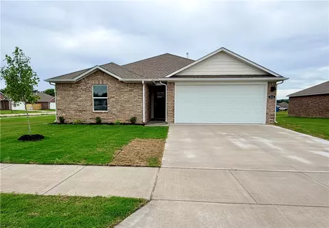 516 Nevada St, Farmington, AR 72730