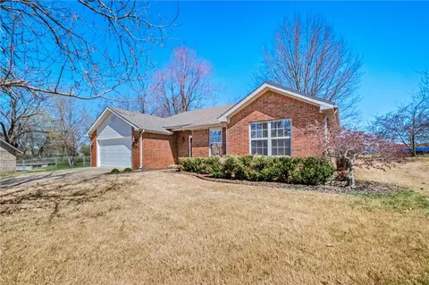 523 Evergreen Cir, Lowell, AR 72745